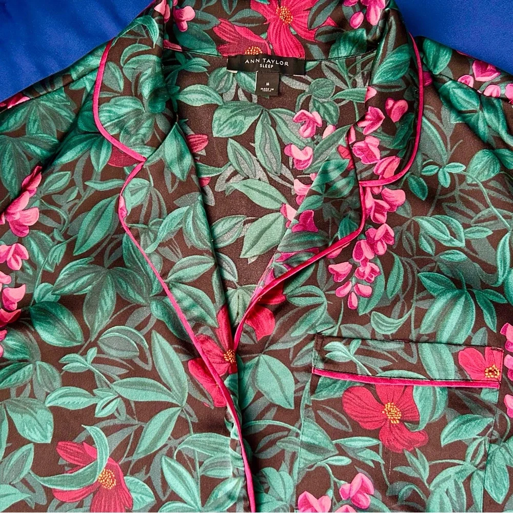 Ann Taylor Dark Green, Pink Tropical Floral Pajama Set, Size M - Picture 4 of 15
